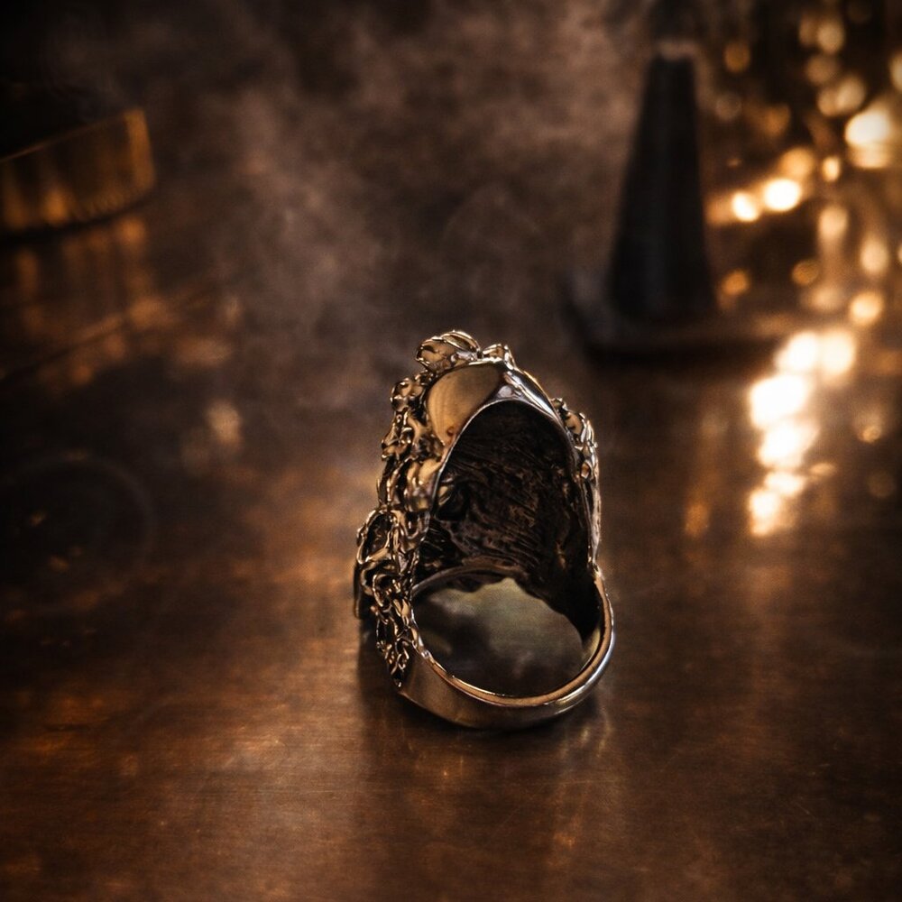 Men’s Gothic Skull Ring in Stainless Steel - Picture 3 of 5